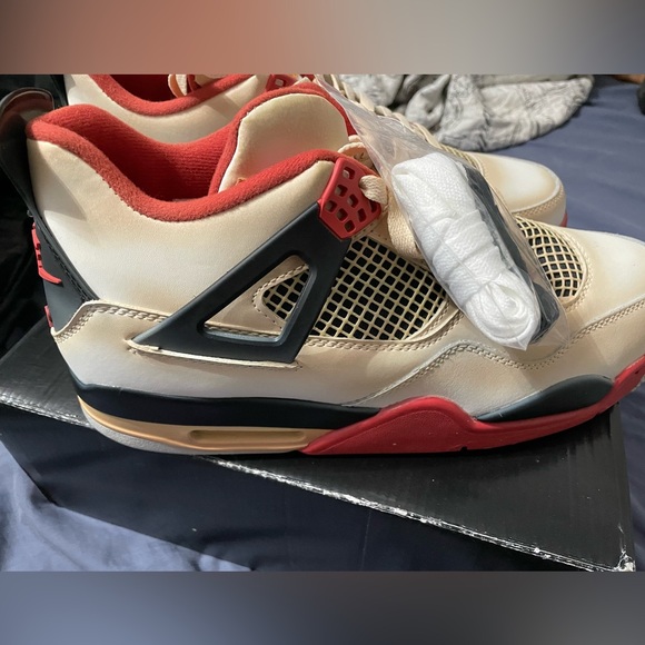 JORDAN RETRO 4 limited edition - Picture 2 of 6
